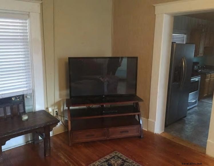 Honey Hole Loft – Renovated 1‑Bed, 1‑Bath Historic Downtown Bardstown Retreat