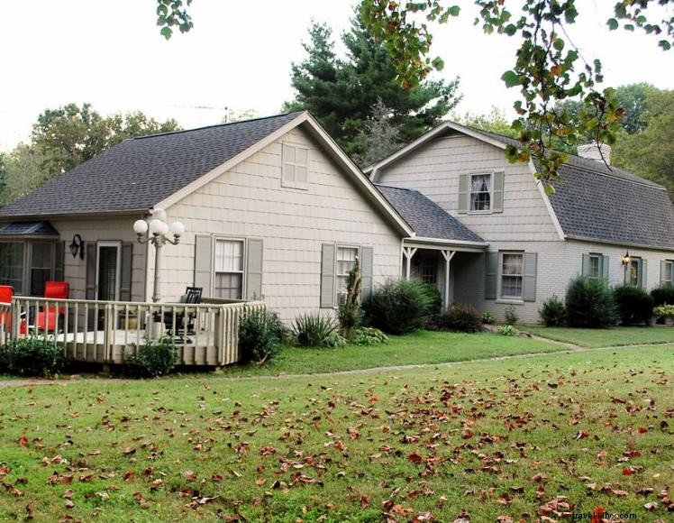 The Hidden Pearl: A Charming Cottage in Glasgow, KY