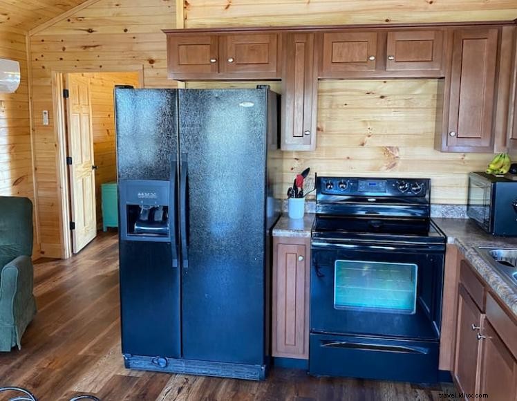 The Dreamer’s Cabin – Cozy Riverfront Retreat on Cumberland River