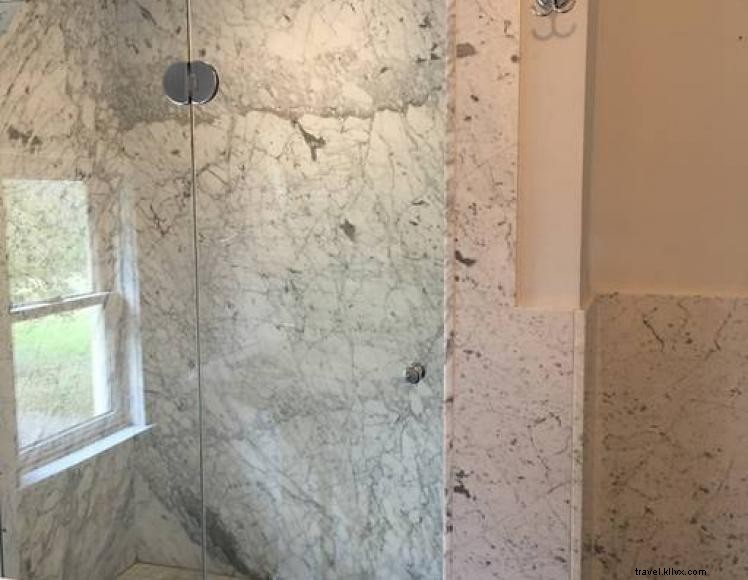 The Peach House – A Charming Vineyard Retreat in Winchester, KY