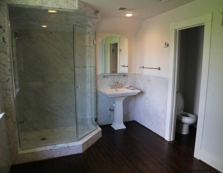 The Peach House – A Charming Vineyard Retreat in Winchester, KY