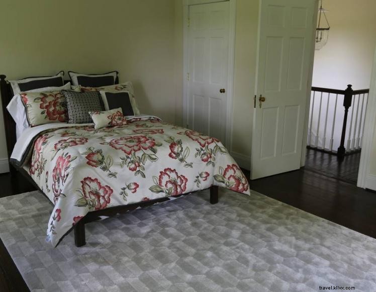 The Peach House – A Charming Vineyard Retreat in Winchester, KY