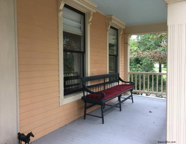 The Peach House – A Charming Vineyard Retreat in Winchester, KY