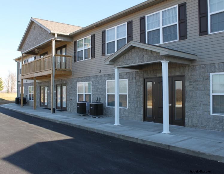 Stay & Play at Longview Golf Club – Luxury Apartments Near the Tee in Georgetown, KY