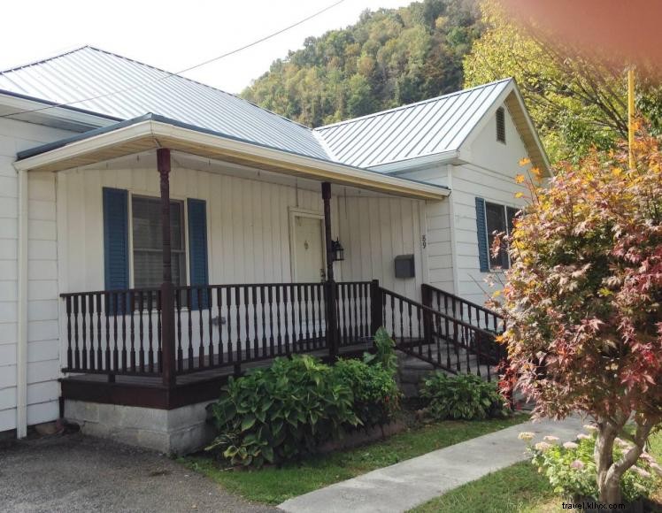 The Blue Roof Cottage – A Private Mountain Getaway in Downtown Whitesburg, KY