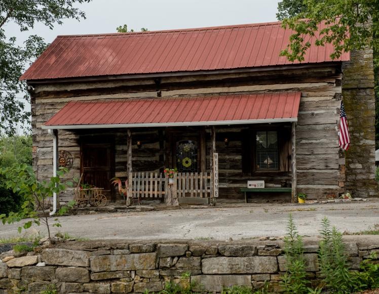The Oak Lodge – Historic 1818 Log Cabin in Lawrenceburg, KY – Authentic Kentucky Retreat