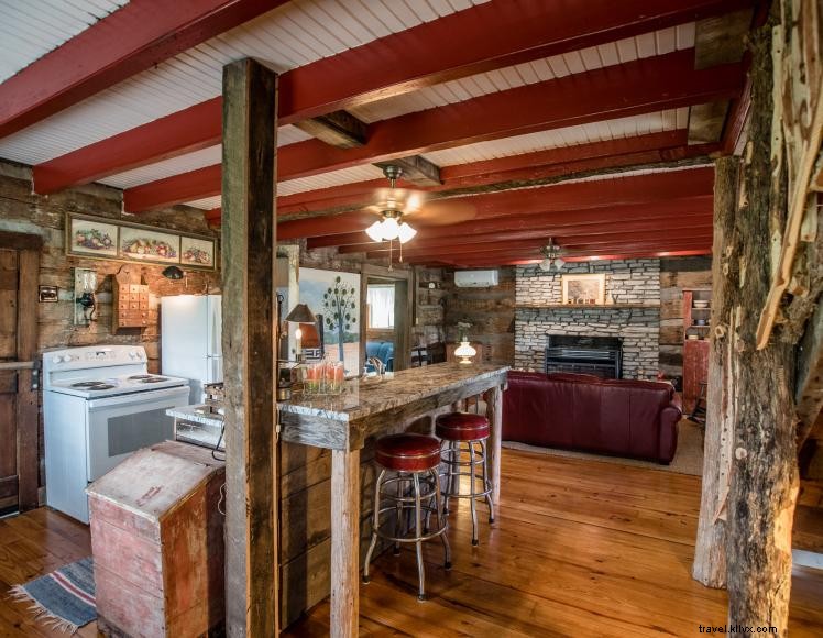 The Oak Lodge – Historic 1818 Log Cabin in Lawrenceburg, KY – Authentic Kentucky Retreat