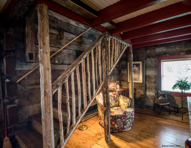 The Oak Lodge – Historic 1818 Log Cabin in Lawrenceburg, KY – Authentic Kentucky Retreat