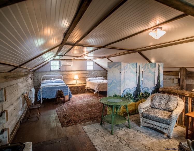 The Oak Lodge – Historic 1818 Log Cabin in Lawrenceburg, KY – Authentic Kentucky Retreat