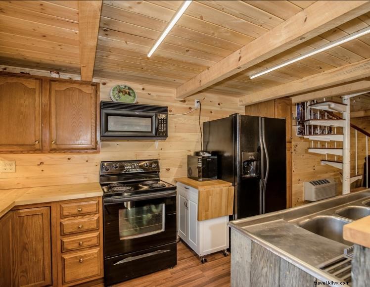 The Cabins at Serenity Hills Farm – Rustic Retreat on 80 Acres