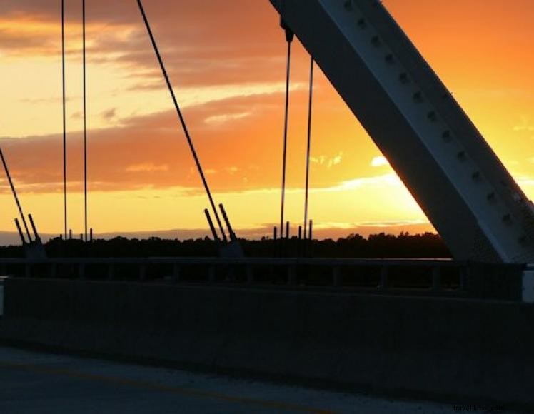 Town & Country Resort – Lakeside Luxury in Benton, KY