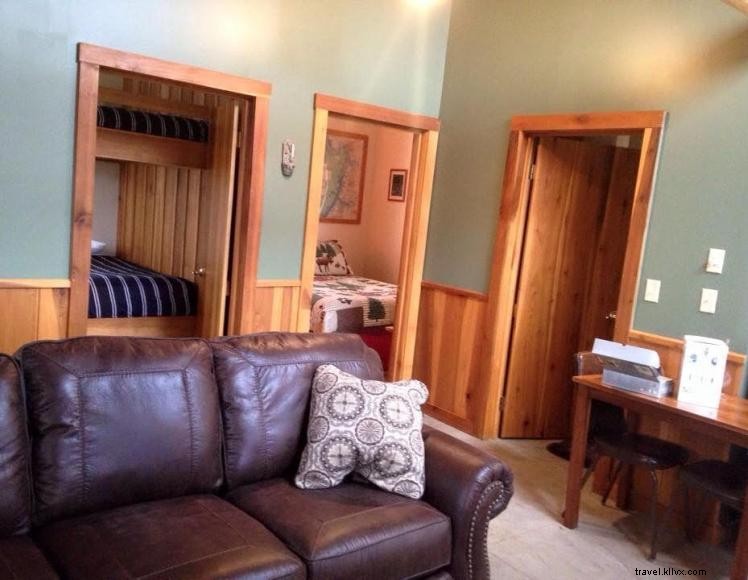 White Oak Ridge Cabins – Rustic Retreat in Cadiz, KY