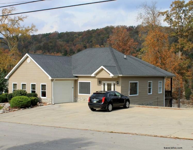 Whitmire Properties: Luxury Lakefront Vacation Rental in Burnside, KY