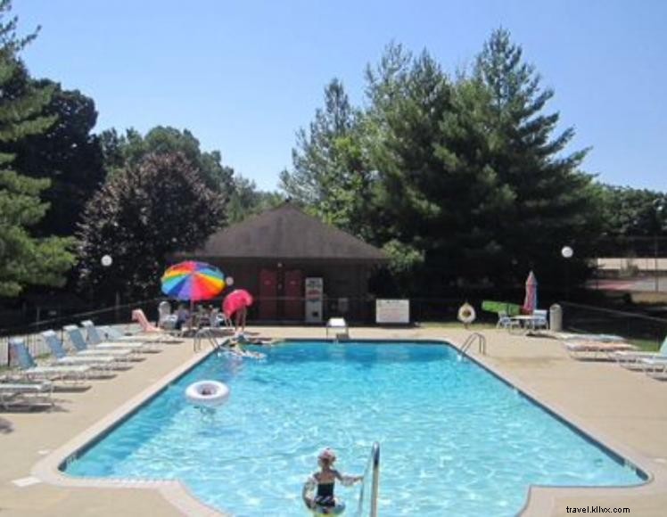 Apple Valley Treehouse Condo – Luxury Retreat in Lake Cumberland State Resort Park