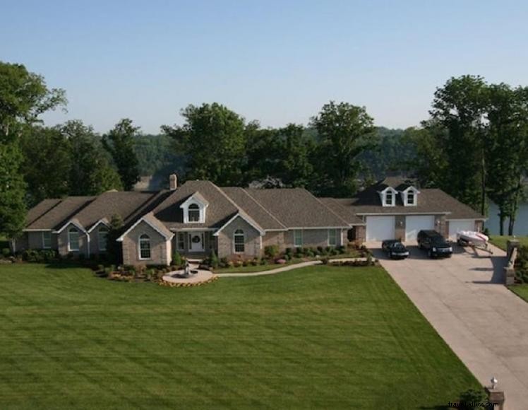 Cumberland Lake Retreat: 3‑Bed, 3‑Bath Lakehouse in Burnside