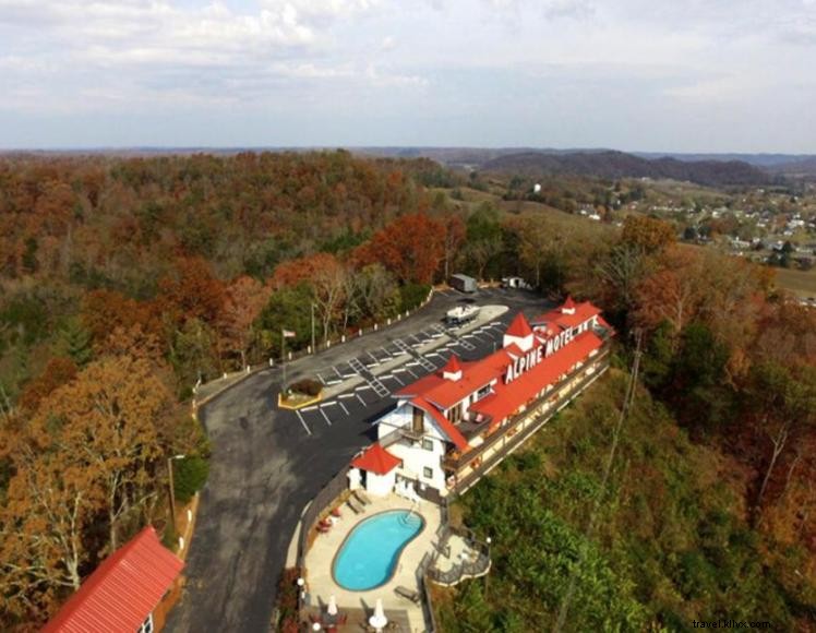 Alpine Mountain View Resort – Luxury Riverfront Retreat in Burkesville, KY