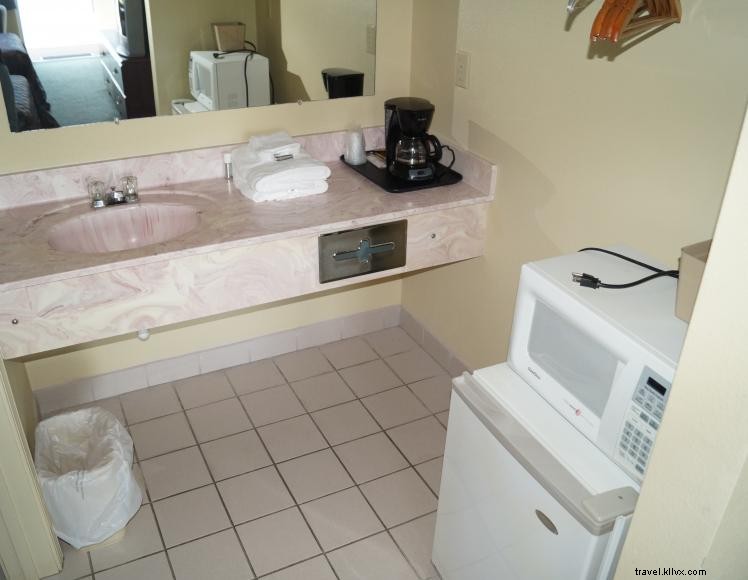 Alligator Inn – Budget Lake Cumberland Motel with Pool