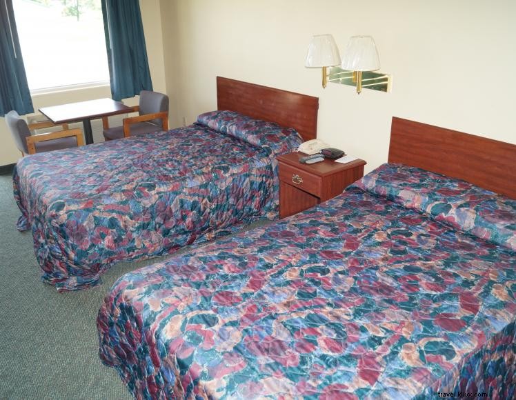 Alligator Inn – Budget Lake Cumberland Motel with Pool