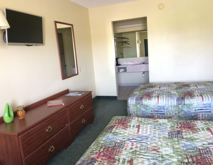 Alligator Inn – Budget Lake Cumberland Motel with Pool