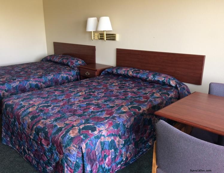 Alligator Inn – Budget Lake Cumberland Motel with Pool