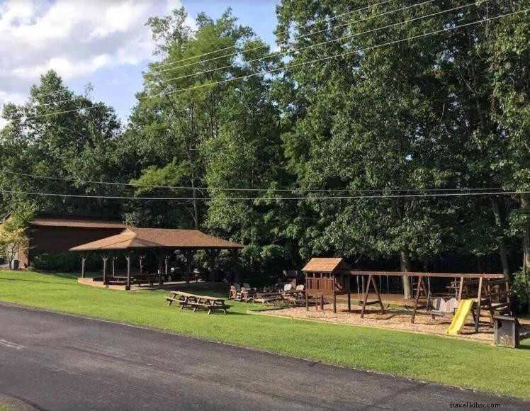 Apple Sally s G‑1 Condo – 2‑Bedroom Lake Cumberland Retreat in Apple Valley