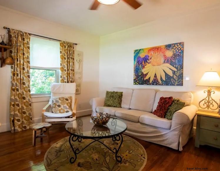 Berea Painter’s Cottage – Artistically Decorated Retreat Near Berea College