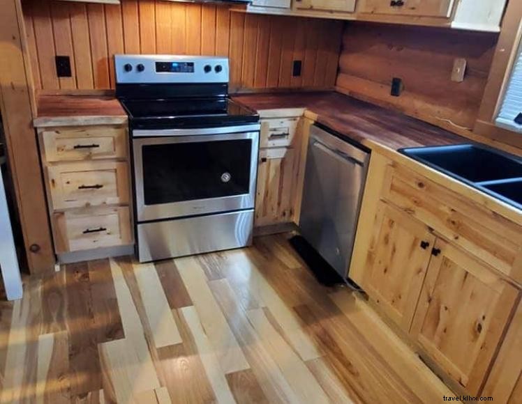 Bear s Den Lake Cabin Retreat