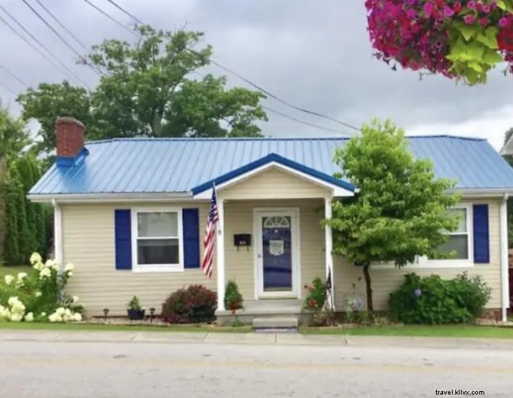 Blue Moon: Cozy 2‑Bedroom Guesthouse in Downtown London, KY