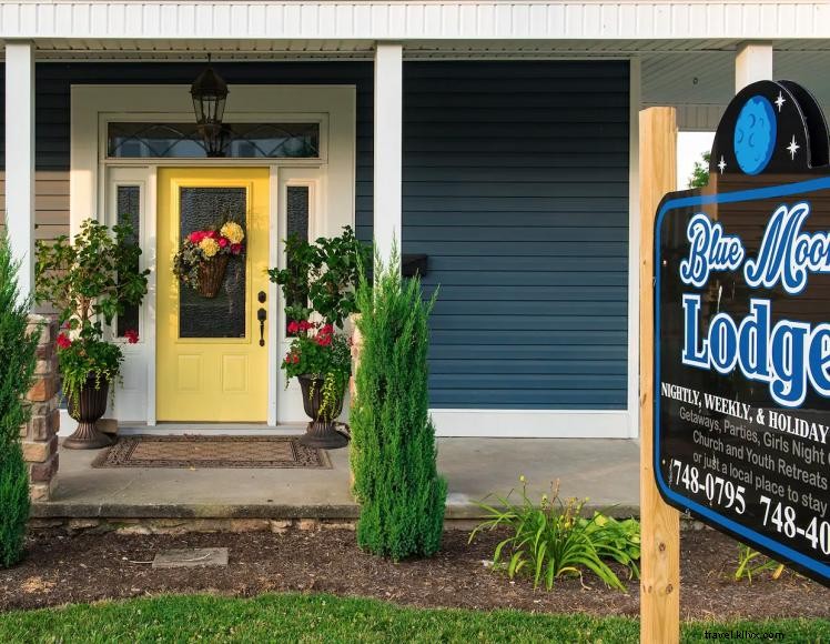 Blue Moon Lodge – Charming 1900s Home in Flemingsburg, KY