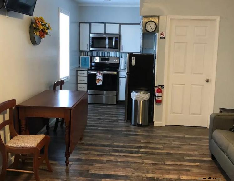 Bourbon Oak Hideaway 2 – 2‑Bedroom Loft on Bardstown’s Main Street