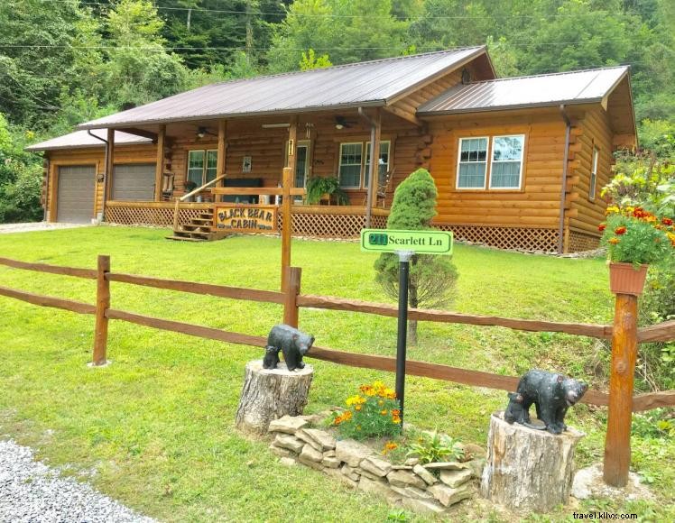 Black Bear Cabin – Cozy 2‑Bedroom Log Retreat in Eastern Kentucky