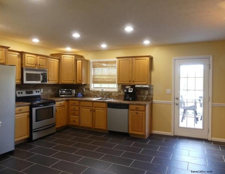 Bourbon Trail Lodge – Luxury 3‑Bedroom Home Near Lawrenceburg, KY – Airbnb