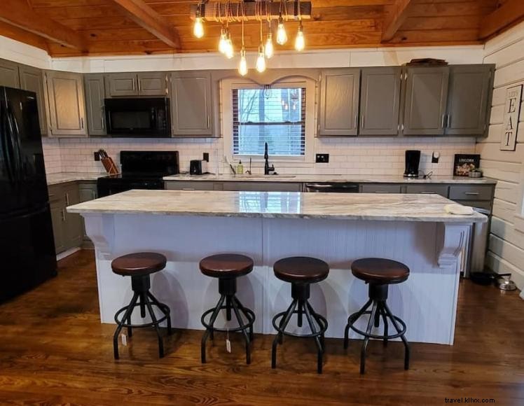 Captain s Point Cabin – Luxury 5-Bedroom Lake Cumberland Retreat