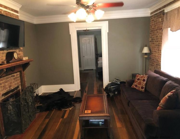 Carriage View – Fully Renovated 2‑Bed, 2‑Bath in Downtown Bardstown