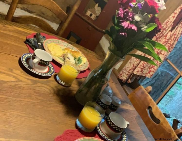 Captain’s Cabin Bed & Breakfast – Rustic Luxury & Culinary Experiences in Louisville, KY