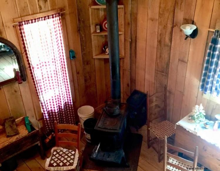 Rustic Cabin Retreat in McKee, KY – Your Escape into the Daniel Boone Forest