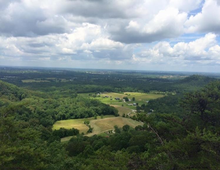 Rustic Cabin Retreat in McKee, KY – Your Escape into the Daniel Boone Forest