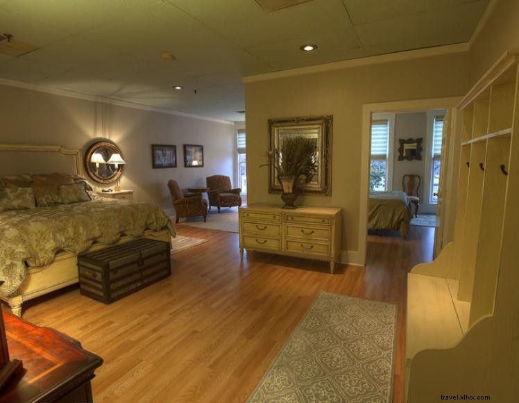 Candle Loft – Boutique Suite in Downtown Bowling Green