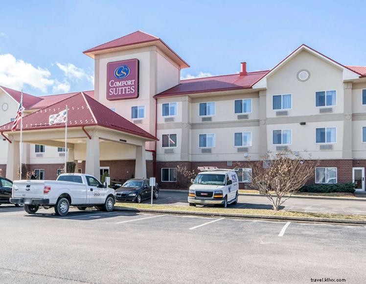 Comfort Suites Owensboro – 66 Suites, Indoor Pool, Fitness Center & Non-Smoking Hotel
