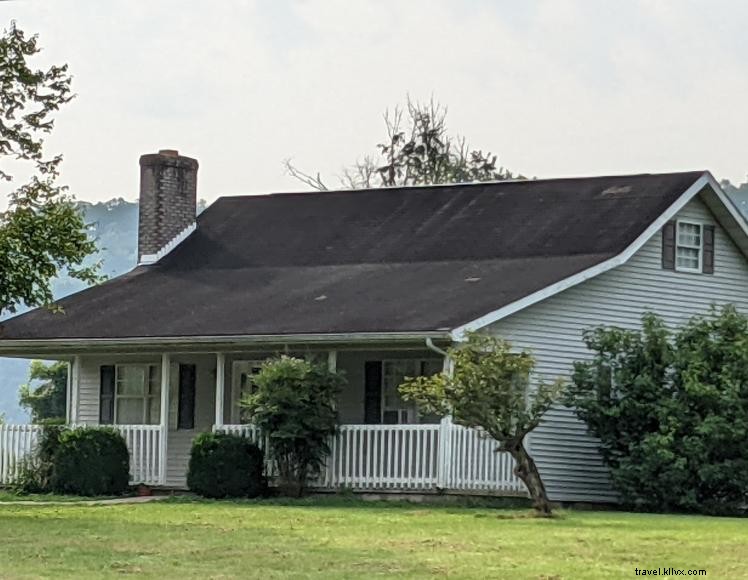 Creelsboro Vacation Home – Spacious 3‑Bedroom Getaway Near Lake Cumberland