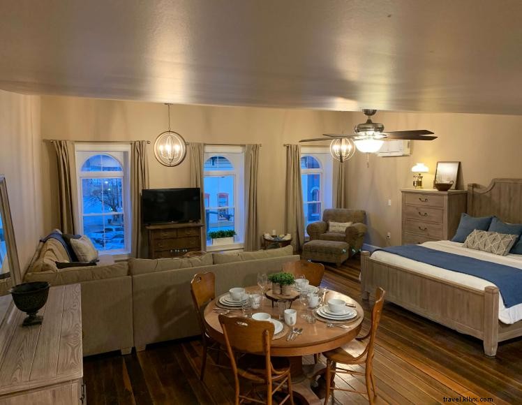 Cozy Downtown Studio in Georgetown – Your Gateway to Kentucky Horse Culture