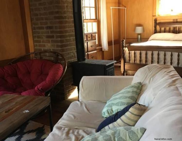 Cozy Cottage Retreat in Winchester, KY – 500 sq ft of Comfort