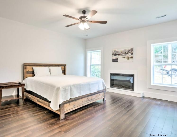 Casa dei Nonni – 4‑Bedroom Lakeside Retreat with Private Dock