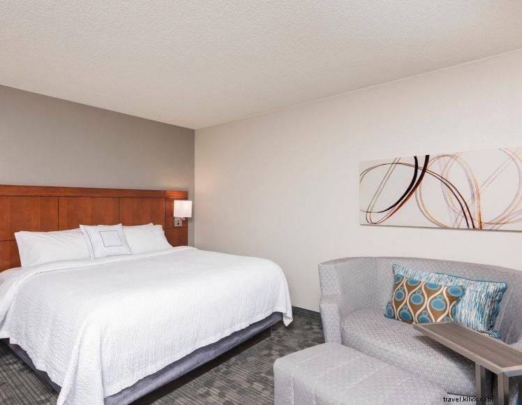 Courtyard by Marriott Louisville Downtown – Comfort & Convenience in the Heart of the City