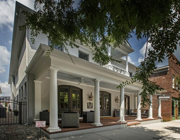 Château Bourbon Bed & Breakfast – Upscale Southern Hospitality in Louisville