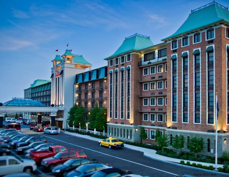 Crowne Plaza Louisville Airport – Premium Comfort & Convenient Access