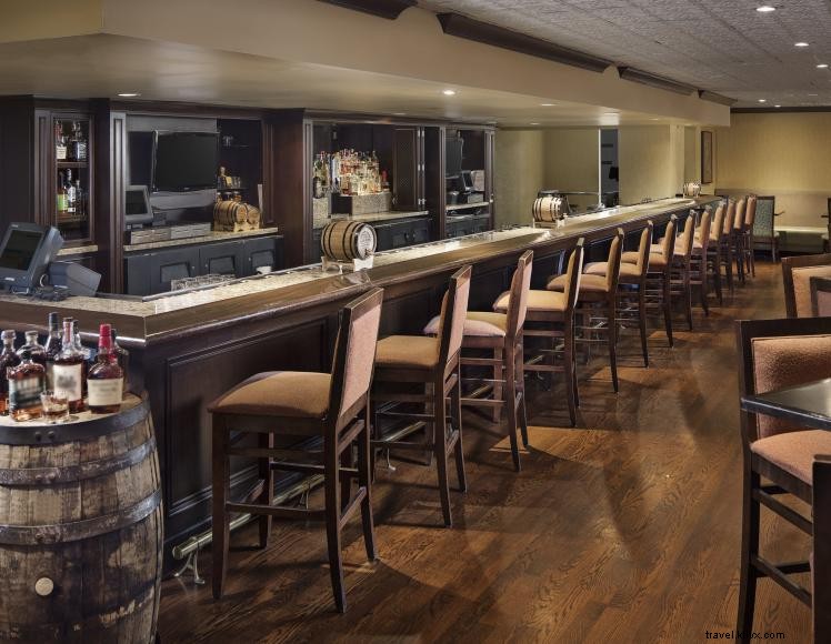 Crowne Plaza Louisville Airport – Premium Comfort & Convenient Access