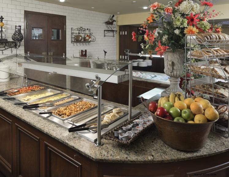 Crowne Plaza Louisville Airport – Premium Comfort & Convenient Access