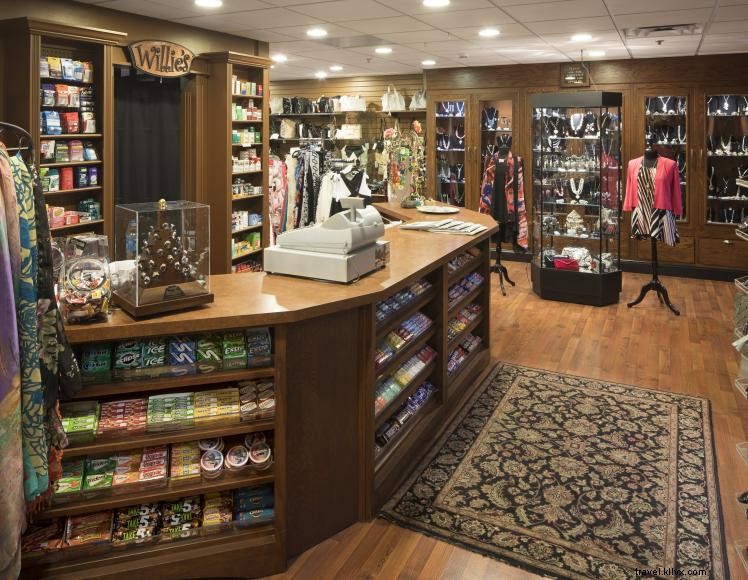 Crowne Plaza Louisville Airport – Premium Comfort & Convenient Access