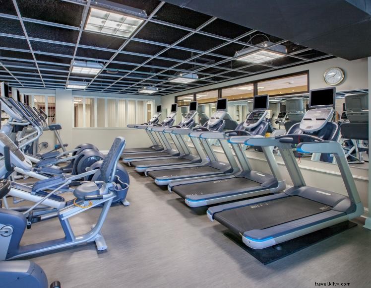 Crowne Plaza Louisville Airport – Premium Comfort & Convenient Access